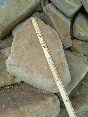 Kamenclub.ru: Песчаник для мощения дорожек, площадок, парковок ( фр 5-10 см)  купить в Истре песчаник  серый желтый коричневый рыжий песчаник оголтованный окатанный 6500 руб/т   фото КАМЕНЬ КЛУБ