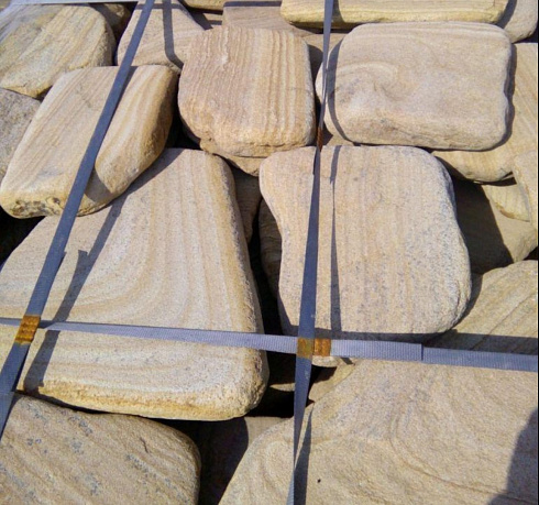 Kamenclub.ru: Песчаник пластушка галтованный желтый с рисунком (3 см)  купить в Истре плитняк - пластушка желтый песчаник 21000 руб/м3   фото КАМЕНЬ КЛУБ