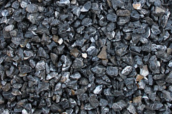 Kamenclub.ru: Щебень крошка черный (мрамор) фр. 3-5 мм.  купить в Истре мрамор черный белый с прожилками щебень мраморный декоративный колотый 18000 руб/т   фото КАМЕНЬ КЛУБ