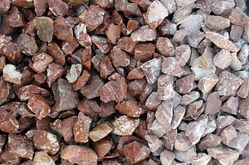 Kamenclub.ru: Мраморная крошка (щебень крошка розовый) фр. 20-40 мм.  купить в Истре мрамор розовый, красный мраморная крошка декоративная 11000 руб/т   фото КАМЕНЬ КЛУБ