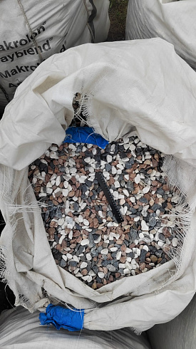 Kamenclub.ru: Мраморная крошка (щебень галтованный микс:белый-зеленый-розовый) фр.20-40 мм.  купить в Истре мрамор белый, зеленый, розовый мрамор декоративный (галтовка) 15500 руб/т   фото КАМЕНЬ КЛУБ