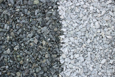 Kamenclub.ru: Щебень крошка зеленый (змеевик) фр. 10-20 мм.  купить в Истре змеевик зеленый, салатовый декоративная ландшафтная каменная крошка щебня 7 200 руб/т   фото КАМЕНЬ КЛУБ