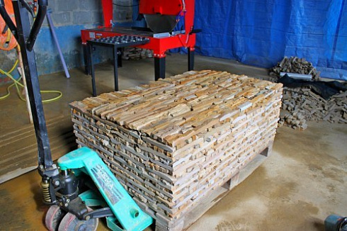 Kamenclub.ru: Песчаник (лапша) art PSG-3-01  купить в Истре    2300 руб/кв.м   фото КАМЕНЬ КЛУБ