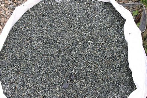 Kamenclub.ru: Щебень крошка зеленый (змеевик) фр. 5-10 мм  купить в Истре змеевик зеленый, салатовый ландшафтный декоративный щебень крошка 7 200 руб/т   фото КАМЕНЬ КЛУБ