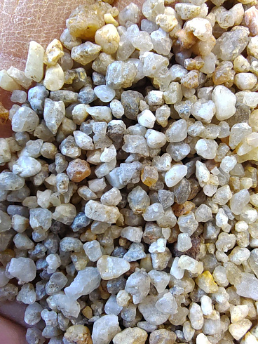 Кварцевый песок сухой фракцинированный фр. 1,6-4 мм.  купить в Истре фото Камень Клуб