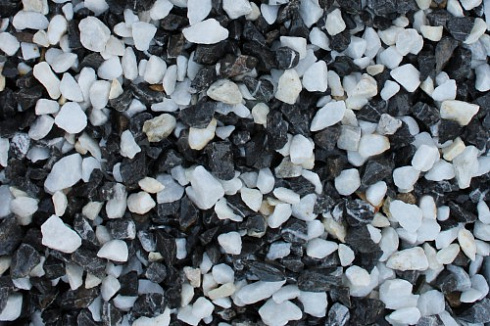Kamenclub.ru: Мраморная крошка (щебень крошка микс : белый-черный-розовый) фр. 3-5 мм.  купить в Истре мрамор белый, черный, розовый, разноцветный мраморная каменная крошка декорвтивная 12000 руб/т   фото КАМЕНЬ КЛУБ