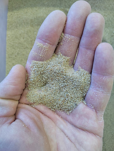 Кварцевый песок для площадок фр. 0,16-0,63 мм.  купить в Истре фото Камень Клуб