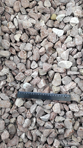 Kamenclub.ru: Мраморная крошка (щебень галтованный розовый) фр.20-40 мм.  купить в Истре мрамор розовый, красный оголтованный округлый щебень  15000 руб/т   фото КАМЕНЬ КЛУБ