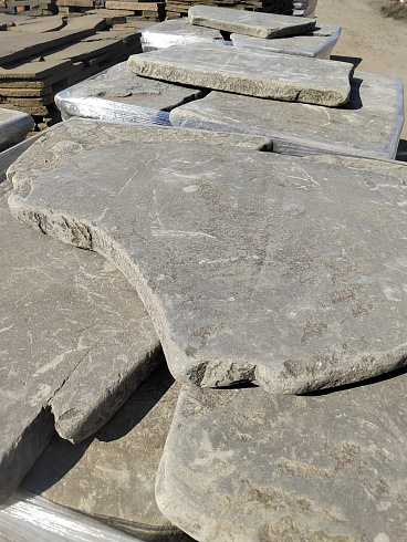 Kamenclub.ru: Песчаник галтованный для облицовки (фр. 2-5 см)  купить в Истре песчник рыжий желтый серый песчаник окатанный речной 6 000 руб/т   фото КАМЕНЬ КЛУБ