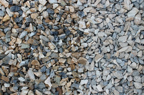 Kamenclub.ru: Мраморная крошка (щебень крошка медовый), фр. 10-20 мм.  купить в Истре песчаник бежевый, серый каменная ландшафтная крошка  12000 руб/т   фото КАМЕНЬ КЛУБ