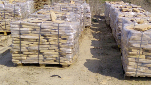 Kamenclub.ru: Песчаник пластушка галтованный желтый с рисунком (3 см)  купить в Истре плитняк - пластушка желтый песчаник 21000 руб/м3   фото КАМЕНЬ КЛУБ