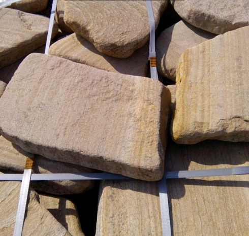 Kamenclub.ru: Песчаник пластушка галтованный желтый с рисунком (3 см)  купить в Истре плитняк - пластушка желтый песчаник 21000 руб/м3   фото КАМЕНЬ КЛУБ