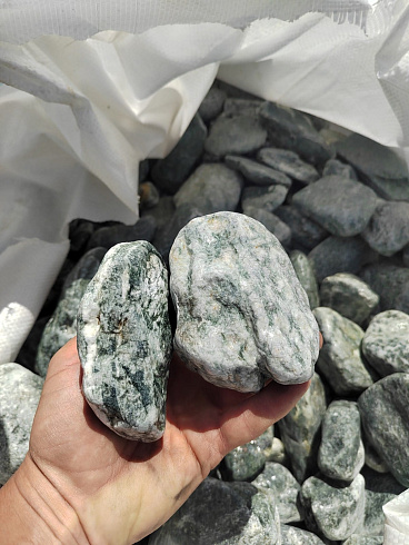 фото Галтованный жадеит (фр. 70-100 мм)  купить в Истре в интернет-портале КАМЕНЬ КЛУБ