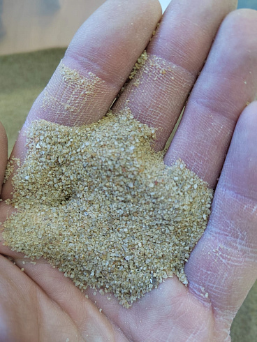 Кварцевый песок для площадок фр. 0,16-0,63 мм.  купить в Истре фото Камень Клуб