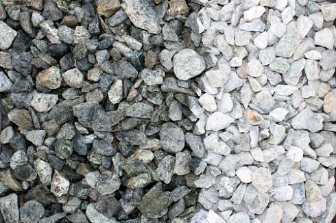 Kamenclub.ru: Щебень крошка зеленый (змеевик) фр. 20-40 мм.  купить в Истре мрамор зеленый, салатовый ландшафтная мраморная крошка 8500 руб/т   фото КАМЕНЬ КЛУБ