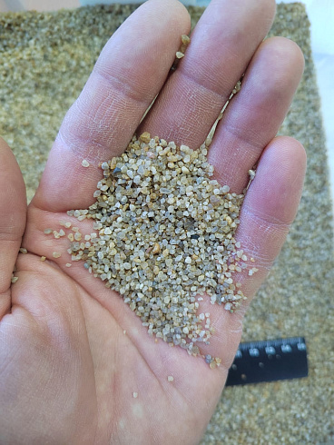 Кварцевый песок для площадок фр. 0,8 - 2 мм.  купить в Истре фото Камень Клуб