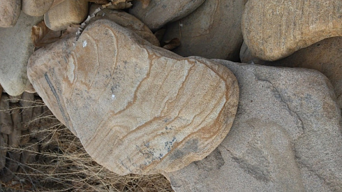 Kamenclub.ru: Песчаник пластушка галтованный желтый с рисунком (3 см)  купить в Истре плитняк - пластушка желтый песчаник 21000 руб/м3   фото КАМЕНЬ КЛУБ