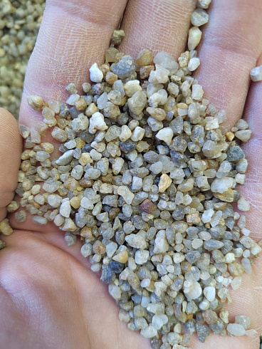 Кварцевый песок сухой фракцинированный фр. 1,6-4 мм.  купить в Истре фото Камень Клуб