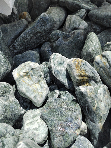 фото Галтованный жадеит (фр. 70-100 мм)  купить в Истре в интернет-портале КАМЕНЬ КЛУБ