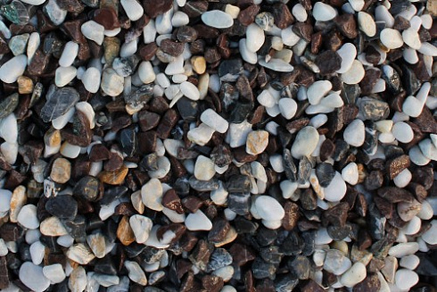 Kamenclub.ru: Мраморная крошка (щебень крошка микс : белый-черный-розовый) фр. 5-10 мм.  купить в Истре мрамор белый, черный, розовый, разноцветный микс декоративная мраморная каменная крошка 12000 руб/т   фото КАМЕНЬ КЛУБ