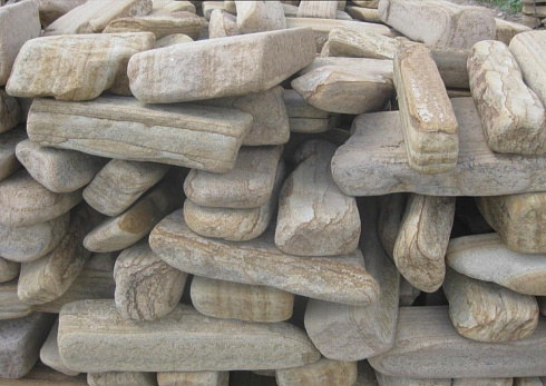 Kamenclub.ru: Песчаник пластушка галтованный желтый с рисунком (3 см)  купить в Истре плитняк - пластушка желтый песчаник 21000 руб/м3   фото КАМЕНЬ КЛУБ