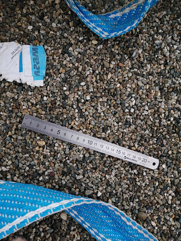 Kamenclub.ru: Галька речная окат (серая) фр.3-5 мм купить  в Истре галька речная серая бежевый темно-серый окатанный речной камень округлый 9500 руб/т   фото КАМЕНЬ КЛУБ