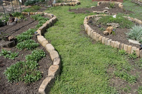 Kamenclub.ru: Песчаник для строительства и кладки блочный (фр 100-200 мм)  купить в Истре песчаник бежевый серый рыжий валун мелкий для строительства песчаник 6500 руб/т   фото КАМЕНЬ КЛУБ