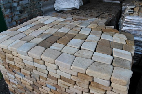 Kamenclub.ru: Песчаник брусчатка (Готика) art PSG-L-01  купить в Истре    2300 руб/кв.м   фото КАМЕНЬ КЛУБ