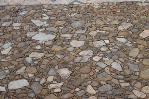 Kamenclub.ru: Песчаник для мощения дорожек, площадок, парковок ( фр 5-10 см)  купить в Истре песчаник  серый желтый коричневый рыжий песчаник оголтованный окатанный 6500 руб/т   фото КАМЕНЬ КЛУБ