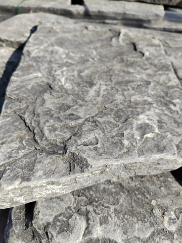 Kamenclub.ru: Песчаник галтованный для облицовки (фр. 2-5 см)  купить в Истре песчник рыжий желтый серый песчаник окатанный речной 6 000 руб/т   фото КАМЕНЬ КЛУБ