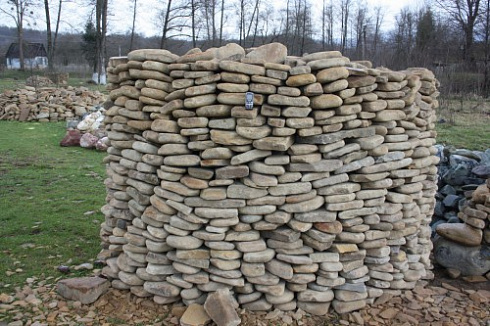 Kamenclub.ru: Песчаник для мощения дорожек, площадок, парковок ( фр 5-10 см)  купить в Истре песчаник  серый желтый коричневый рыжий песчаник оголтованный окатанный 6500 руб/т   фото КАМЕНЬ КЛУБ