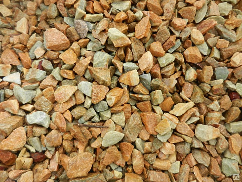 Kamenclub.ru: Щебень крошка желтый (ЗЛАТОЛИТ) фр. 10-20 мм.  купить в Истре златолит бежевый, золотистый, желтый каменная декоративная крошка щебня златолита 10800 руб/т   фото КАМЕНЬ КЛУБ