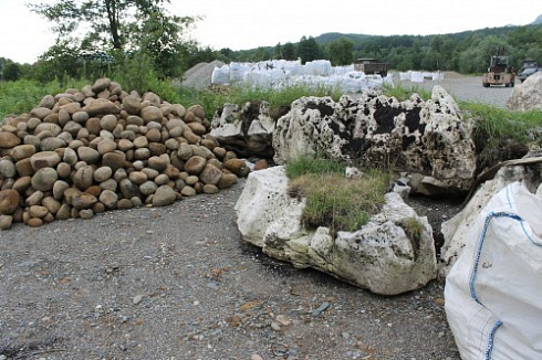 Kamenclub.ru: Песчаник ядра, фр. 100-300 мм  купить в Истре песчаник бежевый серый рыжий речная галька 5 000 руб/т   фото КАМЕНЬ КЛУБ